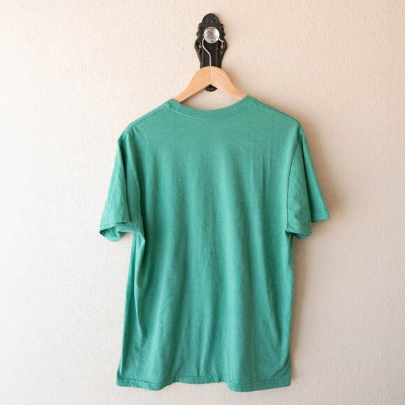 Disney Mickey & Donald Christmas Tee Size Large “Nice & Naughty” Holiday Shirt - Picture 4 of 4